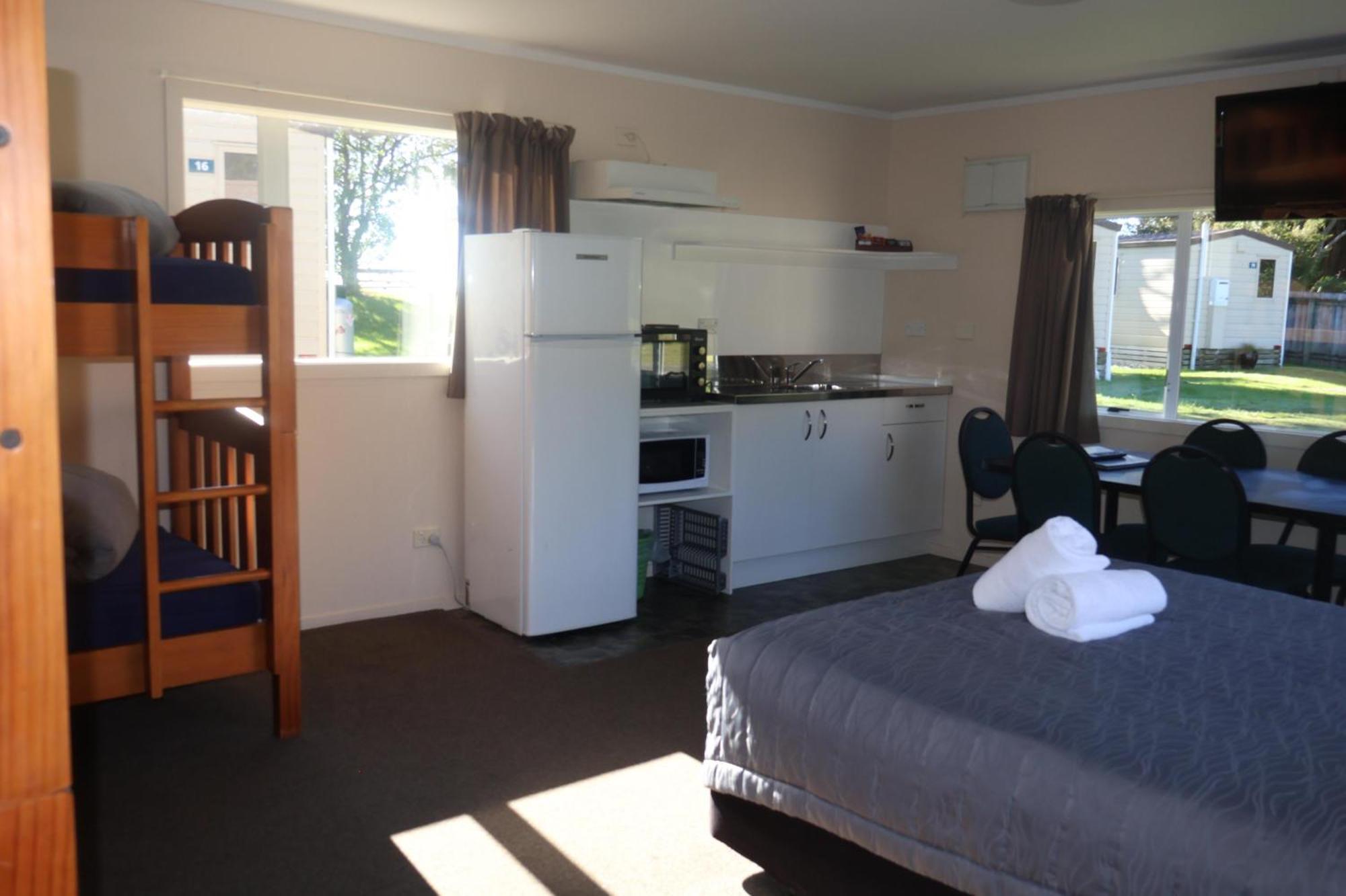 Pohara Beach Top 10 Holiday Park מראה חיצוני תמונה