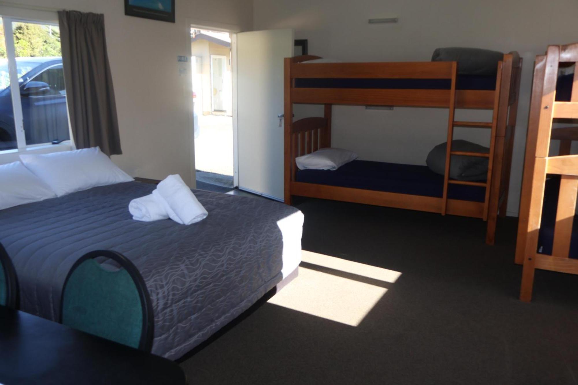 Pohara Beach Top 10 Holiday Park מראה חיצוני תמונה